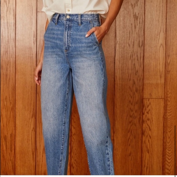 Aritzia Denim Forum The C’est La Chic High Rise Straight - Picture 3 of 7